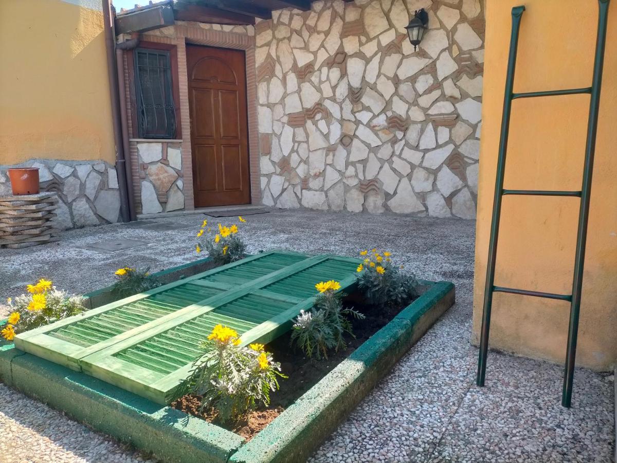 Ferienwohnung Civico Ventitre Mentana Exterior foto