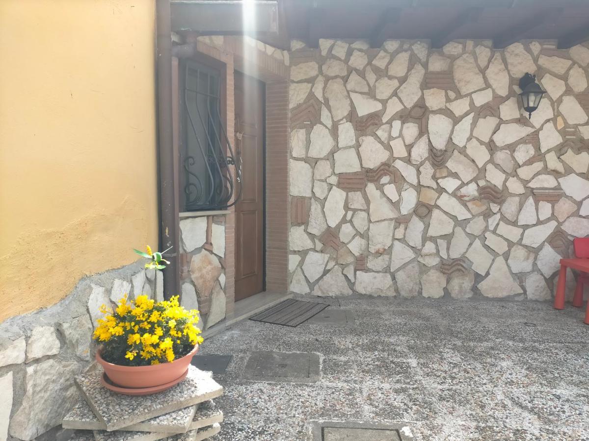 Ferienwohnung Civico Ventitre Mentana Exterior foto